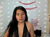 ¡Hola a todos, bienvenidos a mi página! Gracias por tomarse el tiempo de leer esto, mi habitación es agradable, espero que todos se unan. Lo que quiero decir es que tengo la suerte de ser yo mismo y no aceptar a la gente que no respeta eso. A algunos de ustedes no les gusta eso y eso está bien. No tenemos por qué gustarle a todo el mundo, pero sí a los que lo hacen grande
A veces estoy de mal humor o cansada, no soy la chica más entretenida, pero la vida lo es así que espero que lo entiendan.
Estoy aquí para mejorar tu día, para poner una sonrisa en tu rostro, hacerte olvidar que tienes un trabajo mañana, o una novia/a, o una esposa molesta, o cualquier otra cosa que no quieras pensar hoy.
No se ponga exigente, amable y educado no tolere comentarios groseros, así que por favor respete. Solo queremos divertirnos, no hacemos drama en mi habitación.
¡Lo más importante es que no olvides que todo lo que tenemos es ahora!!!!