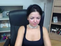 A petite brunette ;) with a feminine and positive energy. I love cooking, traveling, dancing, watching movies, riding my bike, reading books, and creating beautiful flower arrangements. I’m warm, curious, and love meeting new people ;). Spend some time with me — I promise good vibes, real conversations, and a genuine smile <3