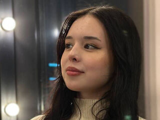 web cam chat MikiPellon