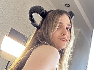 naked girl with cam fingering AaliceWalter