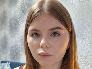 naked cam girl masturbating with vibrator AliaFerrarini
