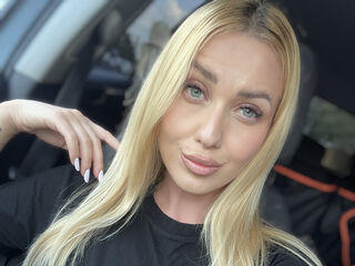 fingering cam girl AmaFox