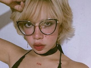 cam girl masturbating with dildo AmelieMari