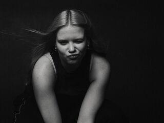 masturbating webcam girl AngellaMaulin
