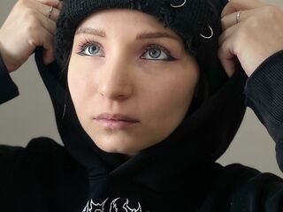 girl fingering bald pussy ArieAravjo