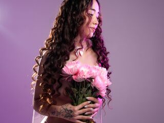 webcam girl chatroom BellaClaire