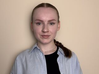camgirl spreading pussy BettyannGrenon