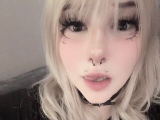 naked cam girl fingering pussy BillyeRom
