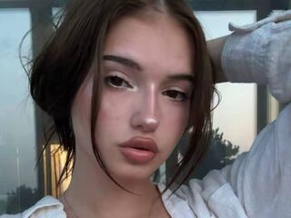 camslut topless CarlosRayna