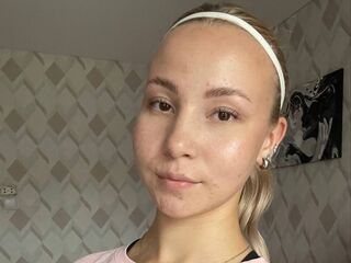mastubating web cam girl CatrinaWakley