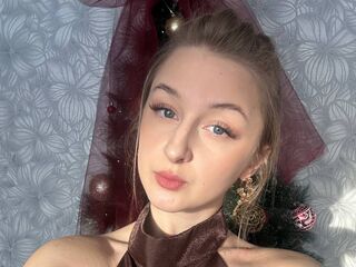 live chatroom CharoletteHeckle