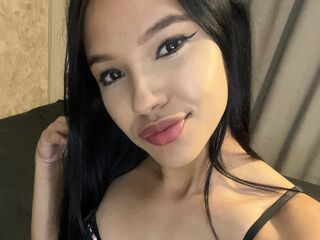 masturbating camgirl CherryValentine
