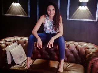 cam girl masturbating with vibrator DamarisPommes