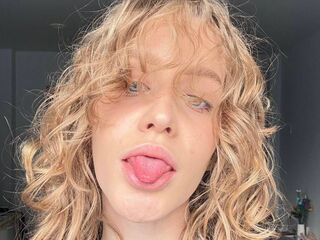 cam girl showing tits DaniaGanis