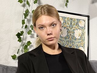 naughty video chat DonellaAndra