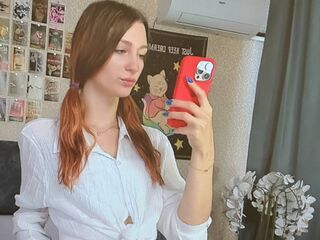 hot cam girl fingering shaved pussy EddaEngin