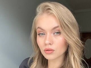 spy webcam ElaraBrooks