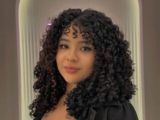 topless cam girl EmilyJey