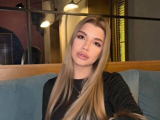 camgirl masturbating with vibrator EmmyRamsdell