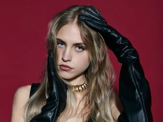 shower live cam EveTottingham