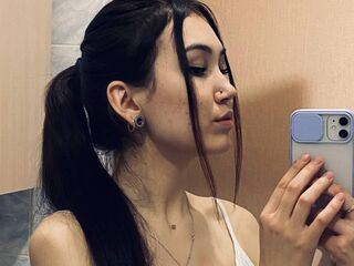 camgirl playing with dildo EvelynneKayratte