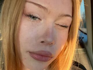 naked camgirl fingering pussy HaleyCorpuz