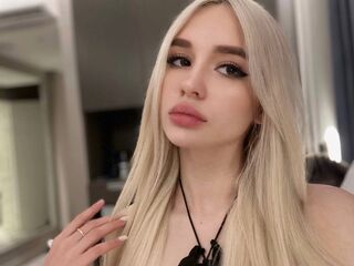 camgirl playing with sex toy HildaGeer