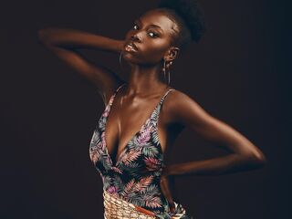 naked girl with webcam masturbating with dildo IssaJenner