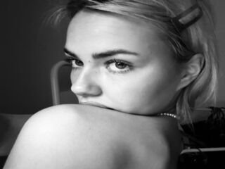 cam girl masturbating with sextoy JacintaPrincipe