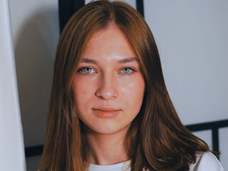 naked cam girl fingering pussy JaniceHumprey