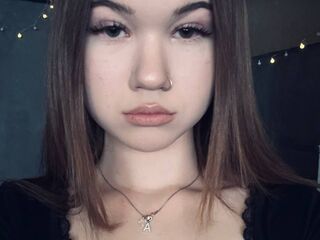 cam girl playing with dildo JerryBlechman