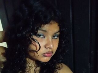 camslut fingering shaved pussy JessikStone