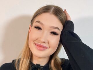 adultcam KandraMcgalliard