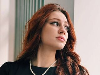 girl webcam show KristinaGuernsey