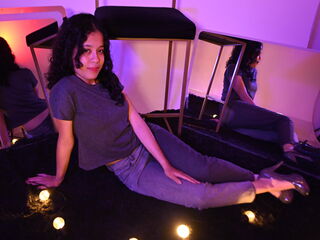 chat room live webcam KyaraLux