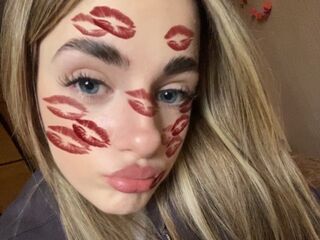 beautiful webcam girl LatoyaMaccarino