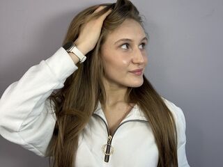 chat room free LatrinaBrounson