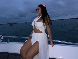 masturbating camgirl LeilaCole