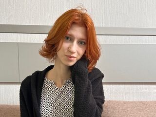 camslut naked LettyAegerter