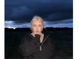 girl naked LitaBloom