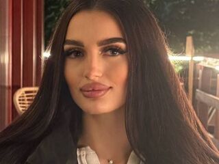 camslut spreading pussy LucretiaBonnoitt