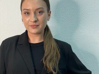 free live webcam chat LyndaEstle