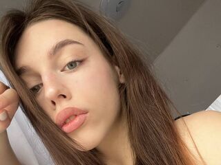 camgirl fingering pussy LyraMoonshadow