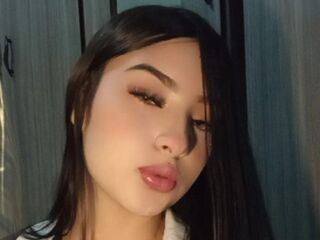 hot cam girl spreading pussy MadelynFabbro