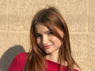 web cam live MadelynWealer