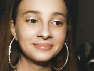 fingering camwhore ManieLaverne