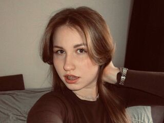 girl showing tits MargaritaHafele
