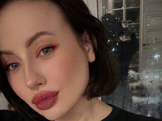camgirl masturbating with sex toy MiaPeaches