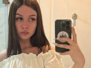 nude webcam girl pic MiaRioti