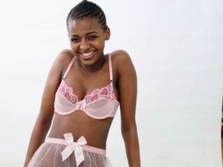 naked webcam girl masturbating NaomiBrookes